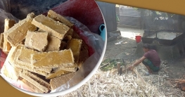 আখের গুড় বিক্রি করে বছরে লাখ টাকা আয় বাবুলের