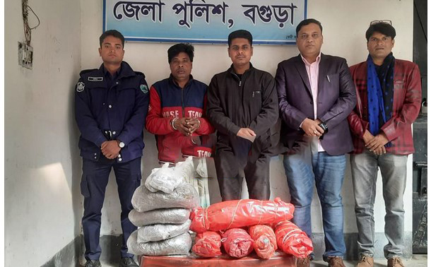বগুড়ায় ২৩ মামলার আসামি লস্কর গাঁজাসহ গ্রেপ্তার বগুড়ায় ২৩ মামলার আসামি লস্কর গাঁজাসহ গ্রেপ্তার