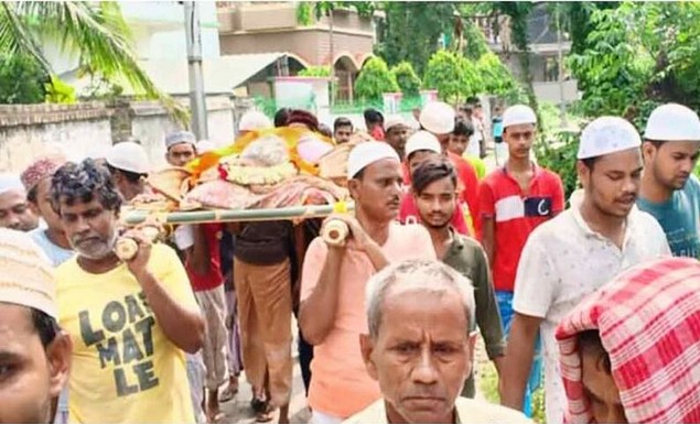 ভারতে হিন্দু পড়শির শেষকৃত্য করল মুসলমানরা