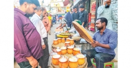 ইফতারে তৃপ্তি বগুড়ার সাদা দই