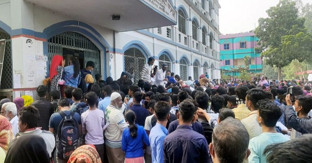 আদমদীঘিতে শিক্ষার্থীদের ফাইজারের টিকা প্রদান শুরু