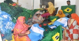 পতাকা তৈরির উৎসবে মেতেছে বগুড়ার পল্লী পতাকা তৈরির উৎসবে মেতেছে বগুড়ার পল্লী
