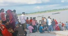 বগুড়ায় যমুনা নদীর পাড়ে বিনোদনপ্রেমীরা বগুড়ায় যমুনা নদীর পাড়ে বিনোদনপ্রেমীরা