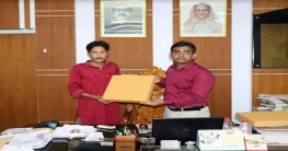 ধুনটে স্বাধীনতা দিবসে শুভেচ্ছা স্মারক প্রদান ধুনটে স্বাধীনতা দিবসে শুভেচ্ছা স্মারক প্রদান