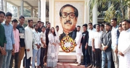 গাবতলীতে বঙ্গবন্ধুর প্রতিকৃতিতে ছাত্রলীগের পুস্পস্তম্বক অর্পণ