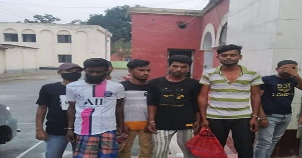 আদমদীঘিতে মাদক সেবনের দায়ে ৬জনের জেল জরিমানা আদমদীঘিতে মাদক সেবনের দায়ে ৬জনের জেল জরিমানা