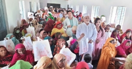 ঈদে নতুন কাপড় পেয়ে উচ্ছ্বসিত ধুনটের নদী ভাঙ্গন কবলিত মানুষেরা