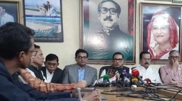 শেখ হাসিনা গণতন্ত্র রক্ষা ও জনগণের অধিকার নিশ্চিত করেছেন