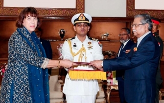 রাষ্ট্রপতির কাছে তিন দেশের রাষ্ট্রদূতের পরিচয়পত্র পেশ