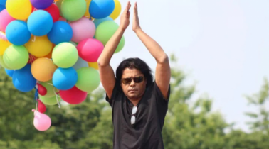 ১০ বছর পর লন্ডনে গাইবেন জেমস