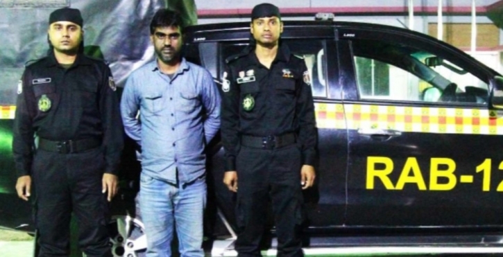 বগুড়ায় ৯৯০ পিস ইয়াবাসহ এক ব্যক্তি গ্রেপ্তার বগুড়ায় ৯৯০ পিস ইয়াবাসহ এক ব্যক্তি গ্রেপ্তার