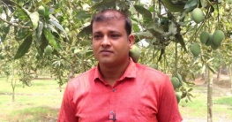 বাগান করে সফল ঠাকুরগাঁওয়ের ব্যাংক কর্মকর্তা শাজাহান