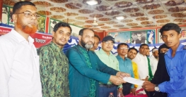গাবতলীতে জিএফসির উদ্যোগে শিক্ষার্থীদের মাঝে বৃত্তি প্রদান