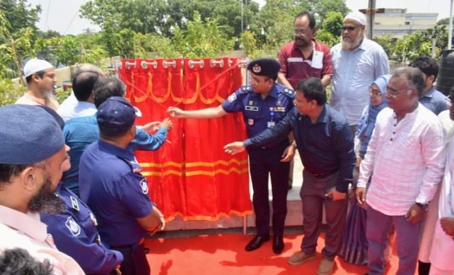 বগুড়ায় ছাদ বাগানের উদ্বোধন করলেন পুলিশ সুপার