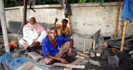 বগুড়ায় কামাররা এখন মহাব্যস্ত বগুড়ায় কামাররা এখন মহাব্যস্ত