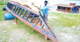 বগুড়ায় নৌকা তৈরির ধুম পড়েছে
