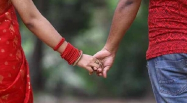 ৯ম শ্রেণির ছাত্রীকে নিয়ে উধাও প্রধান শিক্ষক
