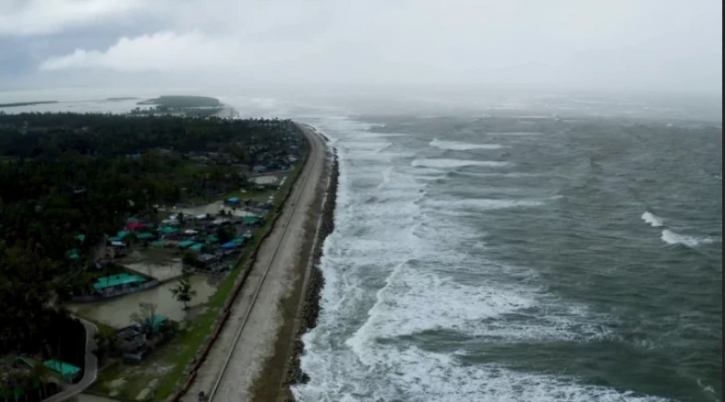 আরও কাছাকাছি গভীর নিম্নচাপ, কেন্দ্রে বাতাসের সর্বোচ্চ গতি ৬০ কিলো