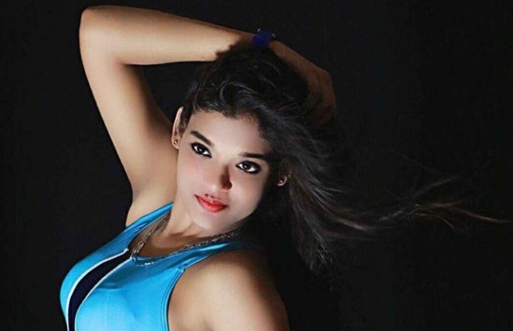 ভারত বিশ্বকাপ জিতলে ‘নগ্ন’ হতে চাওয়া কে এই রেখা? ভারত বিশ্বকাপ জিতলে ‘নগ্ন’ হতে চাওয়া কে এই রেখা?