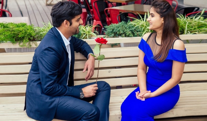 প্রিয় পুরুষের কাছে আকর্ষণীয় হয়ে উঠবেন যেভাবে প্রিয় পুরুষের কাছে আকর্ষণীয় হয়ে উঠবেন যেভাবে