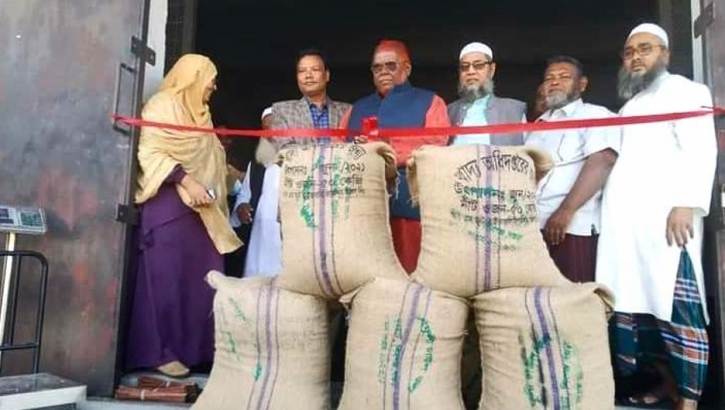 বগুড়ার শিবগঞ্জে সরকারি খাদ্য গুদামে আমন ধান সংগ্রহের শুভ উদ্বোধন