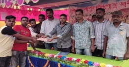 বগুড়ার শিবগঞ্জে দুর্গাপূজায় যুবলীগের অনুদান প্রদান