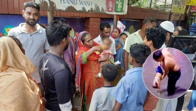 চোখের নিমেষে সব শেষ, অলৌকিকভাবে বেঁচে গেল সাত মাসের শিশুটি চোখের নিমেষে সব শেষ, অলৌকিকভাবে বেঁচে গেল সাত মাসের শিশুটি
