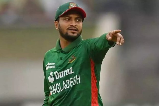 অধিনায়কত্ব থেকে সরে দাঁড়াচ্ছেন সাকিব! অধিনায়কত্ব থেকে সরে দাঁড়াচ্ছেন সাকিব!
