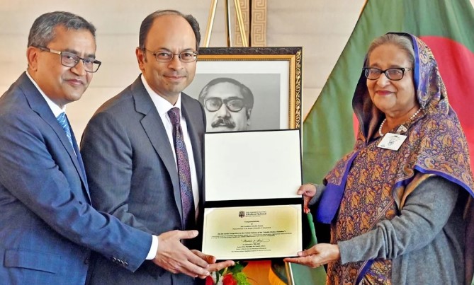 ব্রাউন ইউনিভার্সিটির বিশেষ সম্মাননা পেলেন প্রধানমন্ত্রী ব্রাউন ইউনিভার্সিটির বিশেষ সম্মাননা পেলেন প্রধানমন্ত্রী