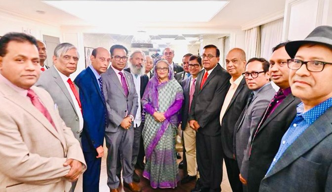 শারদীয় দুর্গাপূজায় কড়া নিরাপত্তার আশ্বাস প্রধানমন্ত্রীর শারদীয় দুর্গাপূজায় কড়া নিরাপত্তার আশ্বাস প্রধানমন্ত্রীর