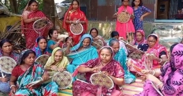 তালপাতার হাতপাখায় ঘুরছে দুই শতাধিক সংসারের চাকা