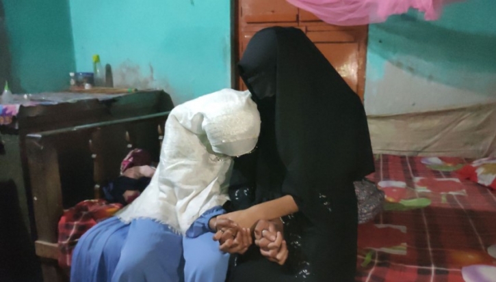 বিয়ে করতে এসে পুলিশ হেফাজতে ২ সমকামী কিশোরী