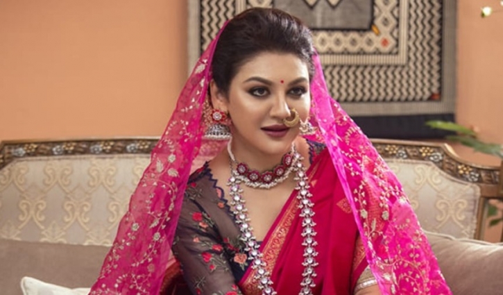ভাইরাল ‘জামাল কুদু’ গানে নাচলেন জয়া ভাইরাল ‘জামাল কুদু’ গানে নাচলেন জয়া
