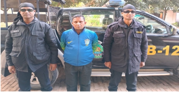 বগুড়ায় র্যাবের অভিযানে গরু চোর চক্রের সক্রিয় সদস্য গ্রেপ্তার বগুড়ায় র্যাবের অভিযানে গরু চোর চক্রের সক্রিয় সদস্য গ্রেপ্তার