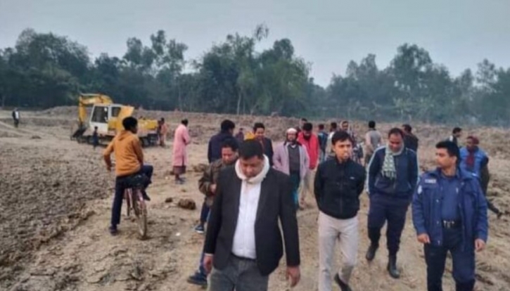 শিবগঞ্জে ফসলী জমির মাটি বিক্রির অপরাধে ২ জনের নামে মামলা শিবগঞ্জে ফসলী জমির মাটি বিক্রির অপরাধে ২ জনের নামে মামলা