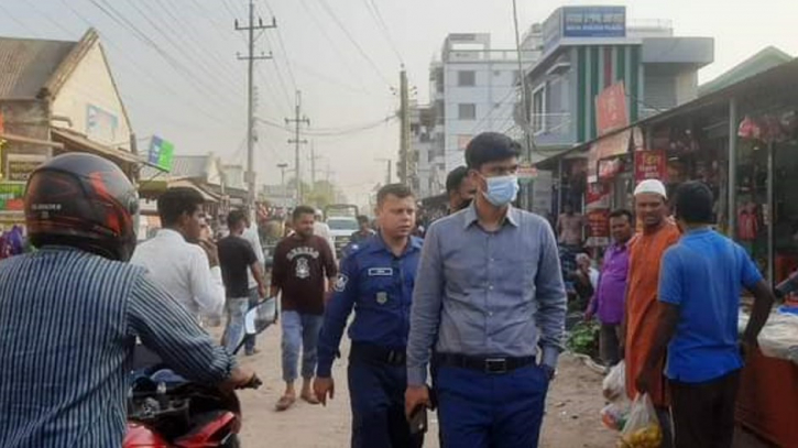 বগুড়ার শেরপুরে দ্রব্যমূল্যের দাম স্থিতিশীল রাখতে বাজার অভিযান শুরু বগুড়ার শেরপুরে দ্রব্যমূল্যের দাম স্থিতিশীল রাখতে বাজার অভিযান শুরু