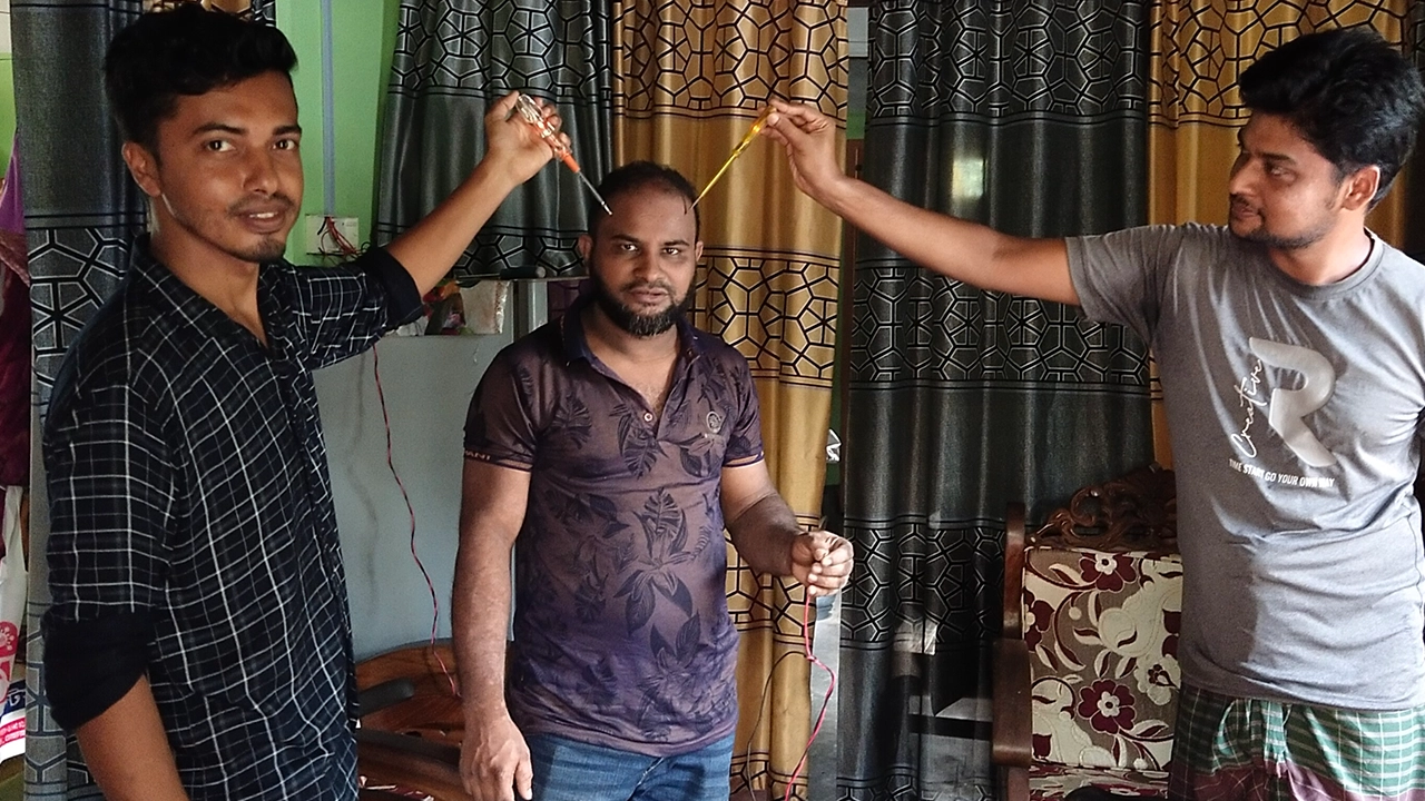 রমজানের সারা শরীরে বিদ্যুৎ
