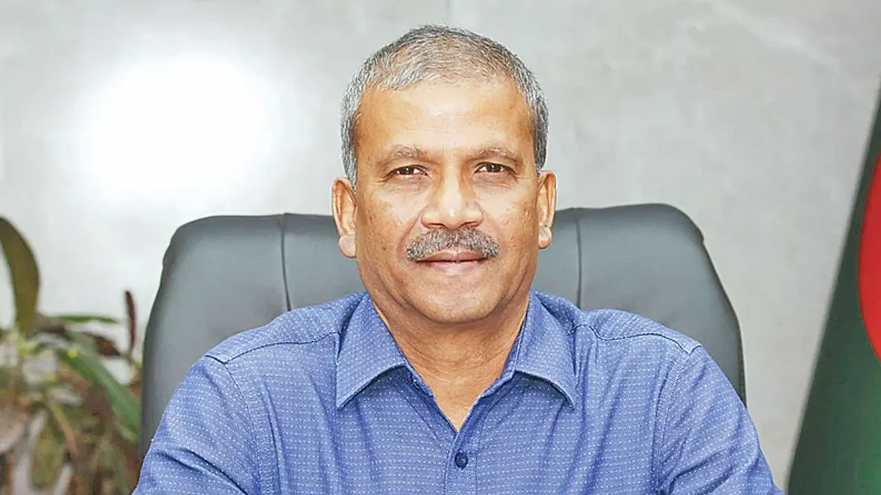 মিটফোর্ডে হত্যার বিচার দ্রুত বিচার ট্রাইব্যুনালে হবে : আসিফ নজরুল