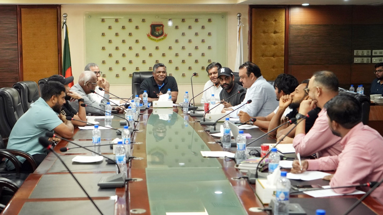 ‘নতুন’ বিপিএলের চেষ্টায় বিসিবি, পরামর্শ দিলেন তামিম-মুশফিকরা 