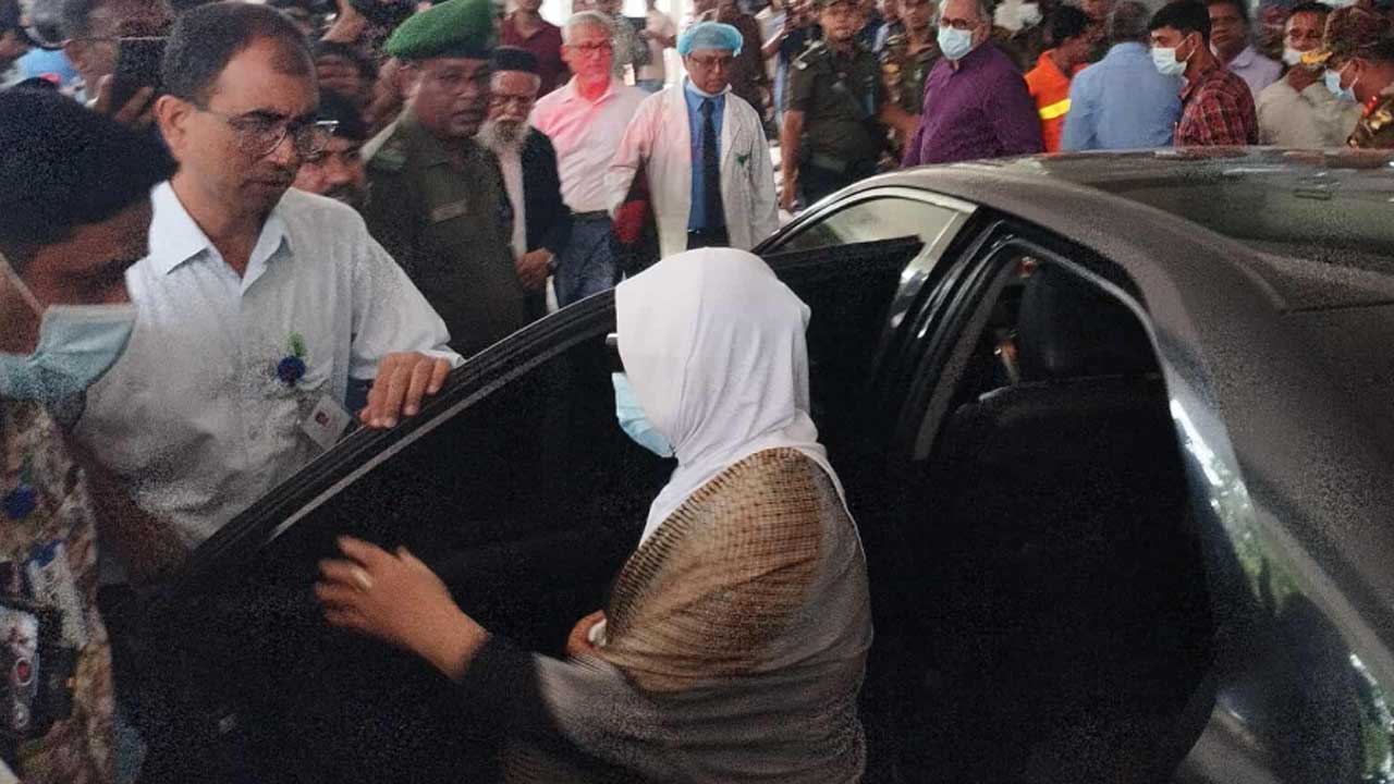 বিমান দুর্ঘটনায় আহতদের দেখতে বার্নে স্বাস্থ্য উপদেষ্টা