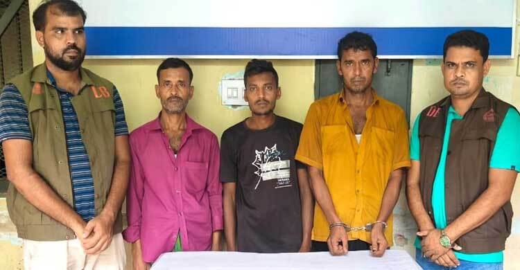 বগুড়ায় ৫৭৭ বস্তা চাল উদ্ধার বগুড়ায় ৫৭৭ বস্তা চাল উদ্ধার