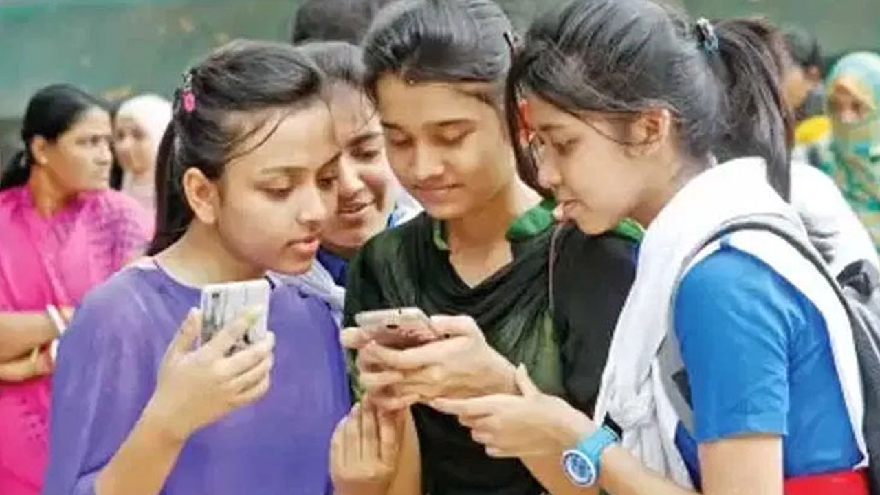 একাদশে ভর্তির তৃতীয় ধাপের ফল প্রকাশ, দেখবেন যেভাবে
