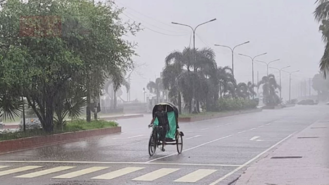 ২৪ ঘণ্টায় ঢাকায় ২৯ মিলিমিটার বৃষ্টি, আজও বৃষ্টির সম্ভাবনা