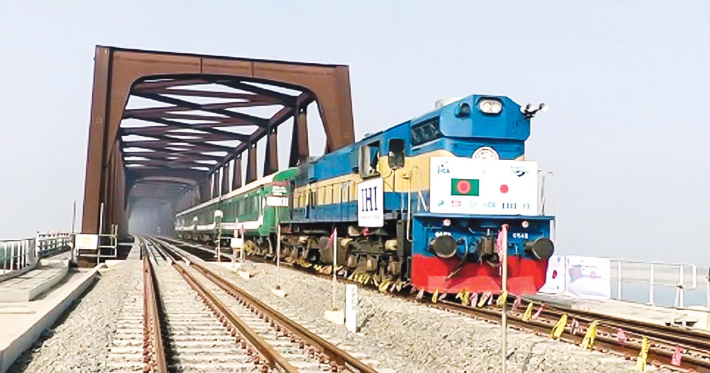 যমুনা রেলসেতু: পৌনে ১৭ হাজার কোটির সেতুতে চলে ৩৫ ট্রেন