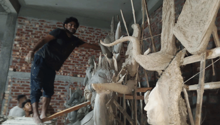 শিবগঞ্জে প্রতিমা তৈরির কাজে ব্যস্ত কারিগররা