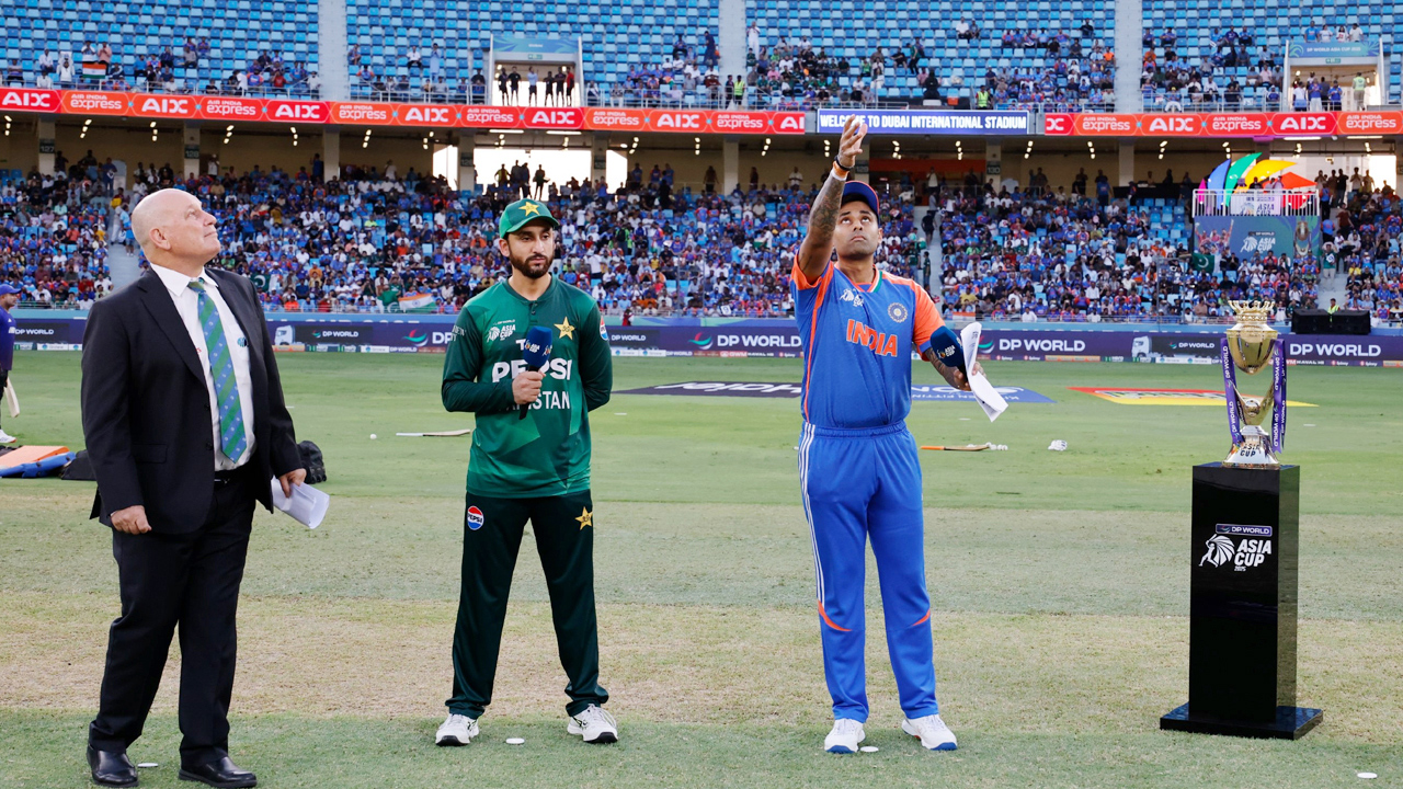 আবারও ভারত-পাকিস্তান লড়াইয়ে ম্যাচ রেফারি অ্যান্ডি পাইক্রফট! আবারও ভারত-পাকিস্তান লড়াইয়ে ম্যাচ রেফারি অ্যান্ডি পাইক্রফট!