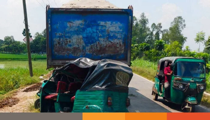 বগুড়ার সারিয়াকান্দিতে ট্রাক-অটোরিকশা সংঘর্ষে নিহত ৩
