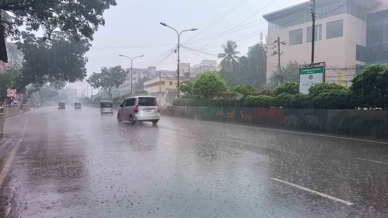 ঢাকায় বজ্রসহ বৃষ্টির সম্ভাবনা, পরিবর্তন হবে না তাপমাত্রায়