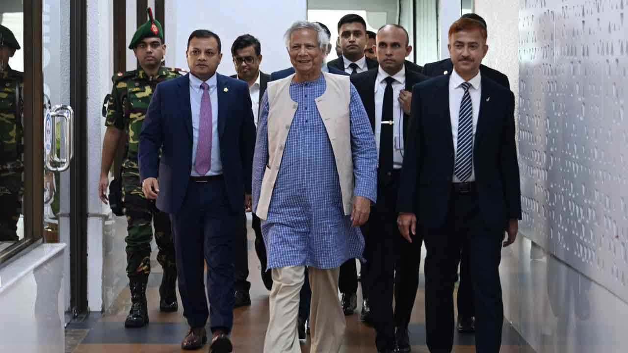 দেশে ফিরেছেন প্রধান উপদেষ্টা দেশে ফিরেছেন প্রধান উপদেষ্টা