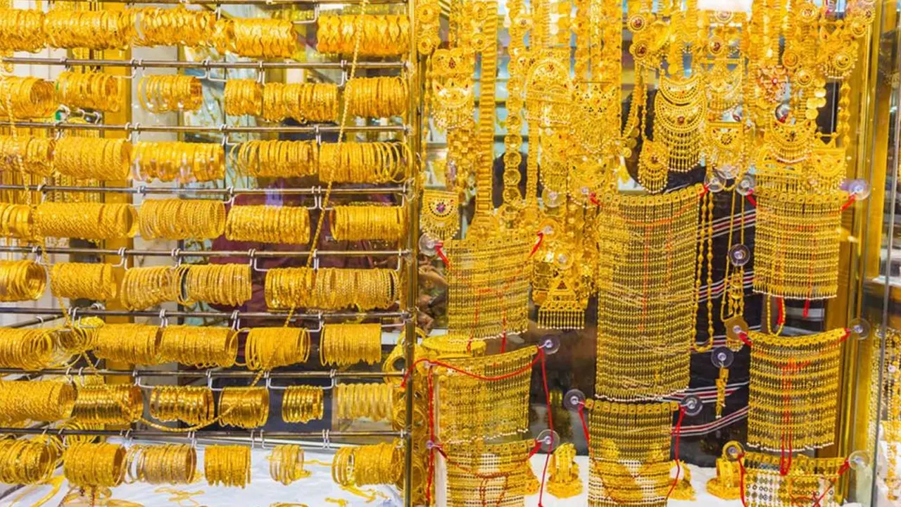 আজ থেকে নতুন দামে স্বর্ণ বিক্রি শুরু, বাজারদর জেনে নিন